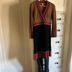 Perfect Fall/Winter Italian designer dress.  Gorgeous fabric and details